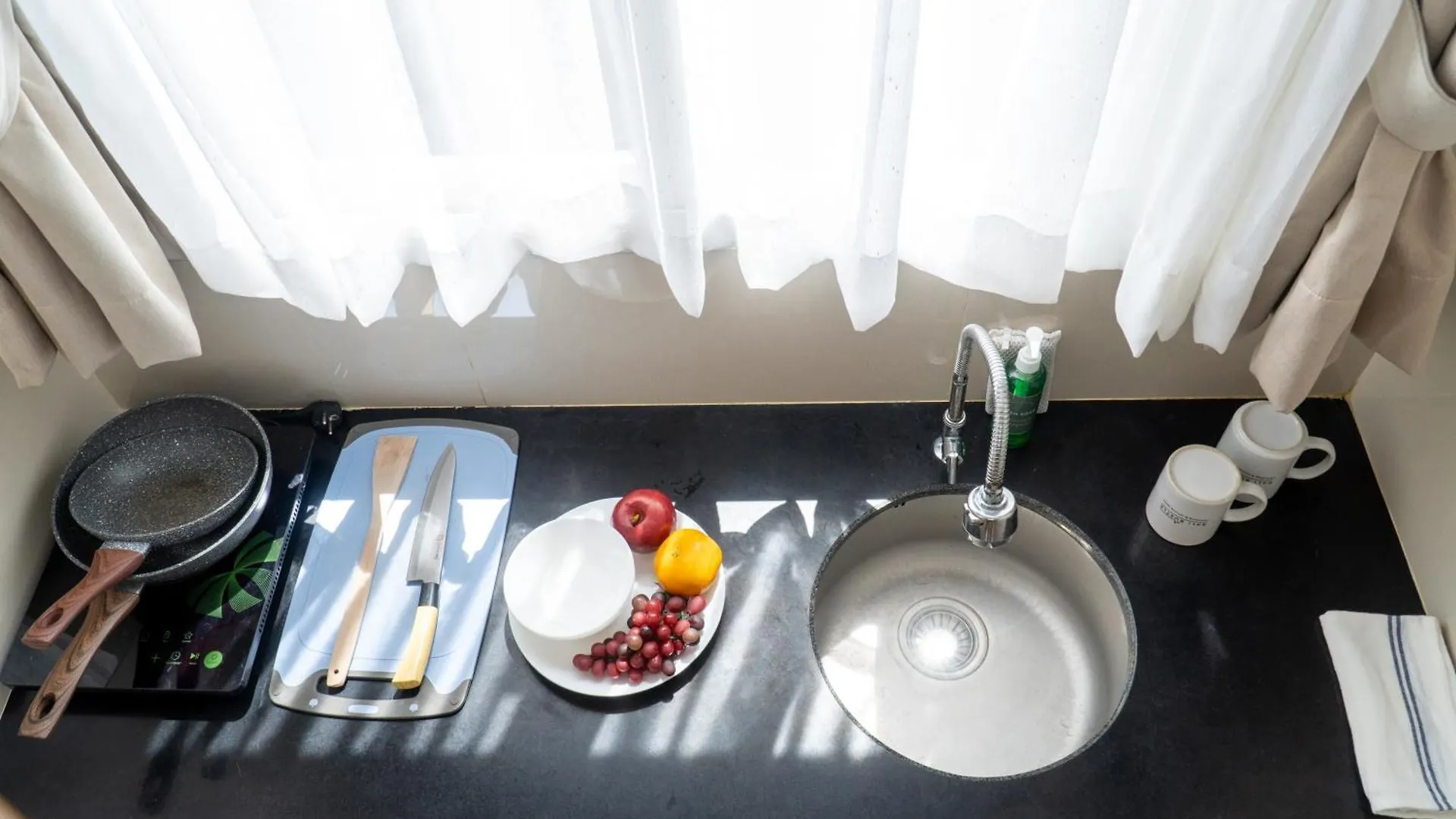 Bali Bustle Pararaton Coliving And Coworking Space Legian Ξενοδοχείο με διαμερίσματα